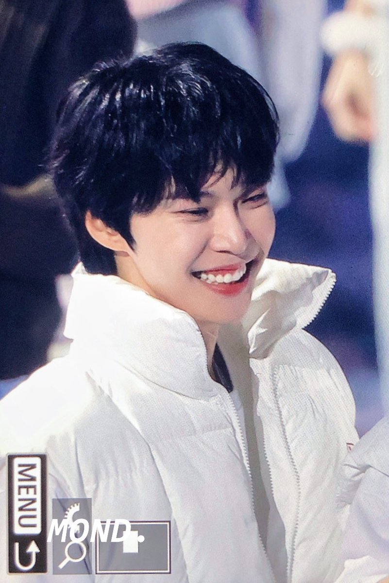 241225

👋🏻👋🏻

#도영 #DOYOUNG
#NCT127 #NCT