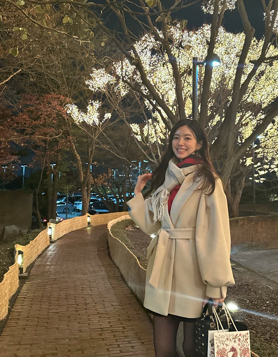 Jinseyeon's tweet photo. 지인짜 오랜만에

크리스마수🎄❤️ https://t.co/x9sFGSYP1O