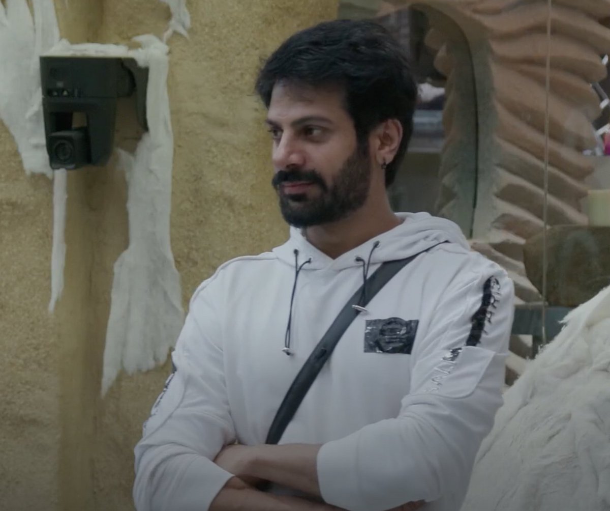 Karan in white hits different 🤍🔥

<a href="/KaranVeerMehra/">Karan Veer Mehra</a> #KaranVeerMehra #BiggBoss18 #bb18