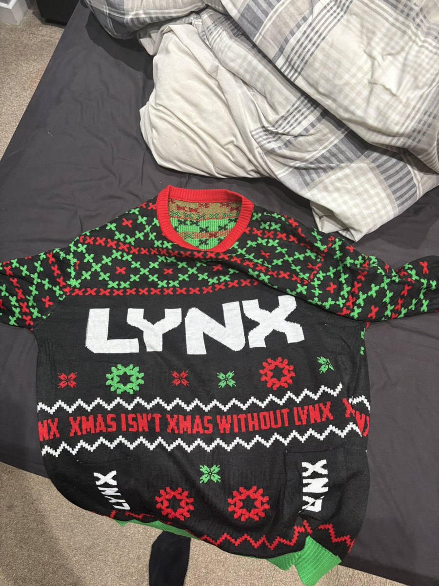 CallumGrant0's tweet photo. @_ROUNDTHEBEND__ lynx africa jumper 😂 https://t.co/1j9flgL7eC