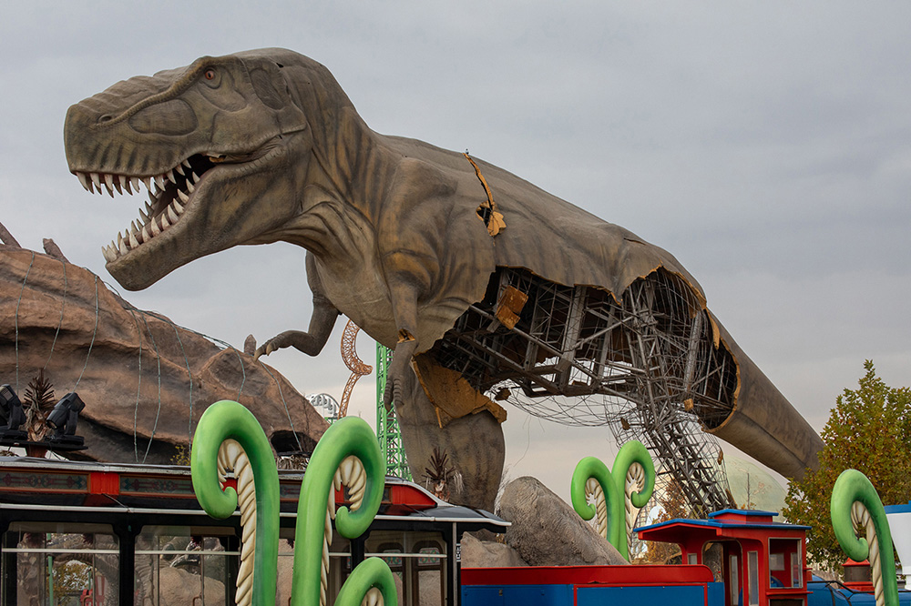 <a href="/RTErdogan/">Recep Tayyip Erdoğan</a> Konunun şarapla ilgisi sıfır Sn. Cumhurbaşkanım. Emekçinin çocuklarının süte ihtiyacı var süt dağıtılıyor, kreşe ihtiyacı var kreş yapılıyor, yurda ihtiyacı var yurt yapılıyor. Çorba dağıtılıyor çorbacı diyorsunuz. Melih Bey gibi Dinozor Parkı mı yapsın CHP belediyeleri?