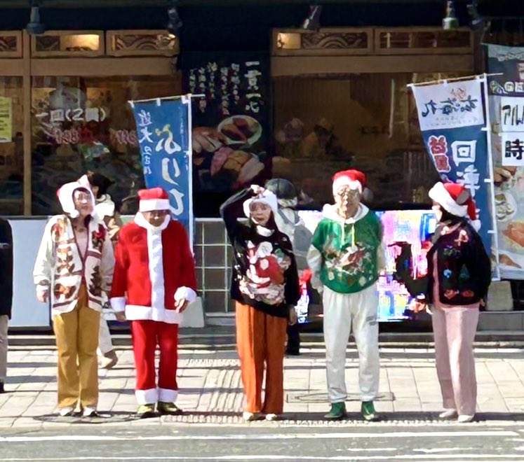 hiropapa_67's tweet photo. 🎅博多銀銀一座🧑‍🎄
今年サンタクロース🪅ハイポーズ📸
今年最後の撮影が終わってランチで忘年会

#TikTok 
#YAIZOO 
#MerryChristmas 

https://t.co/XpvXRZuX1E https://t.co/ACNdcAVGsY