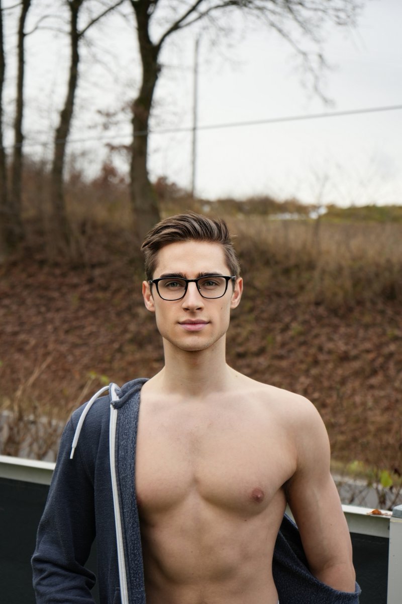 Exploring the city can be fun, but nothing compares to the adventures we can have right here at home 😜🏠 onlyfans.com/jonasheim/c55