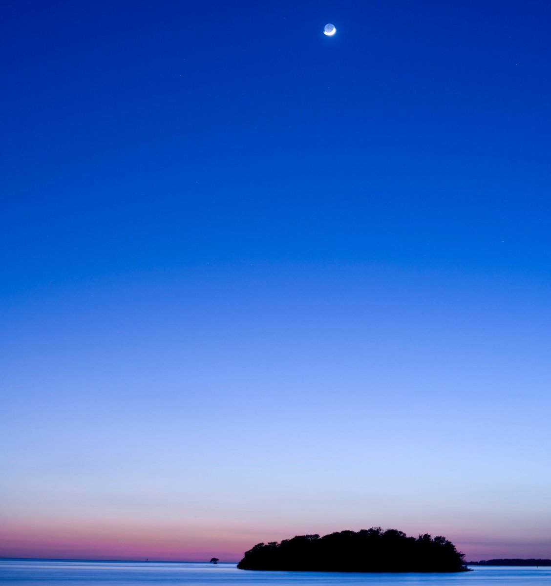 During this holiday season, we hope time spent with loved ones is filled with love and tranquility✨

Happy Holidays from Everglades National Park💚

NPS Photo by T. Taylor 

#Everglades #HappyHolidays