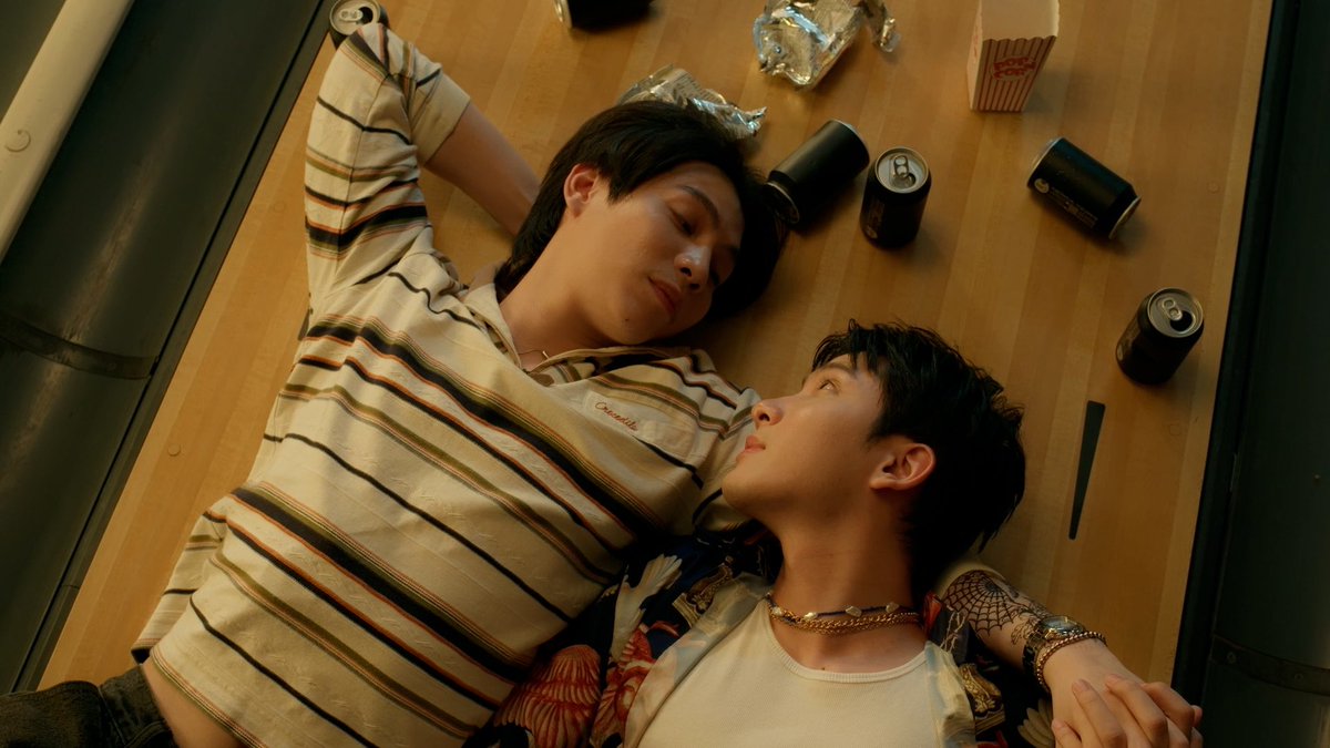 GMMTV's tweet photo. คือถ้าพี่กานต์ไม่เริ่มเป็นสายสืบให้ตำรวจตั้งแต่แรกนะ
นี่จะบอกให้มีพี่กานต์อีก 10 คนเลยได้มั้ยยยยยย 🥺

#TheHeartKillersEP6 
@Firstkpp @myktnw https://t.co/F2UaR2HnUN