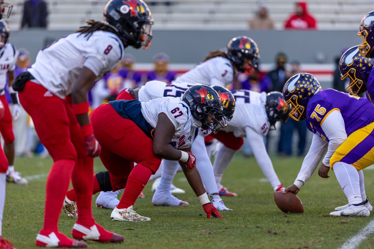Ajscott816's tweet image. Didn’t get the results I was looking for in the state game but everything happens for a reason. You can catch me getting paid in Clarksville next season💯.