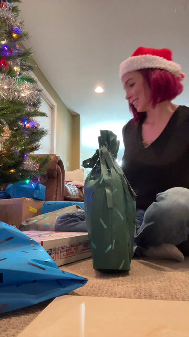 Anna Bell Peaks is live now! https://t.co/MjvivwrfcT https://t.co/NBdcZrGzmU