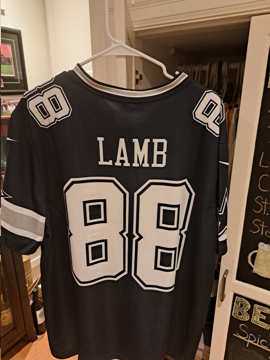 Rustyb70's tweet image. Massive thank you to Santa's coolest elf @blueshockeygrl ! My mystery jersey arrived yesterday, so I put it under the tree. I LOVE IT! Thank you so much! #DallasCowboys