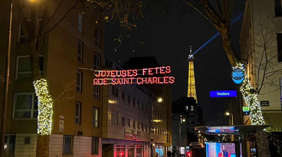 mairie15's tweet photo. @Philippe_Goujon et son équipe municipale vous souhaitent un joyeux Noël ! #ruelecourbe #boulevardpasteur #ruecambronne #ruesaintcharles #rueducommerce https://t.co/M7lnXoR78u
