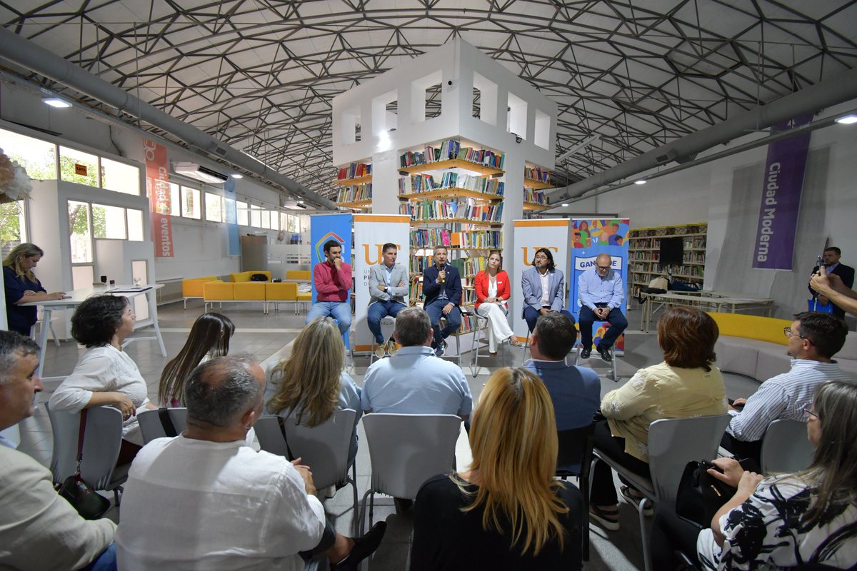 germanfassetta's tweet photo. Firma de convenio con la @upc_cordoba para el dictado del trayecto formativo en Robótica Industrial durante 2025. 

Las prácticas se llevarán a cabo en las empresas Costantini S.A. y ZF Argentina, con la colaboración de la @utnsanfco, el Parque Industrial y la AIM de San Fco. https://t.co/Y1i9tM7A9k