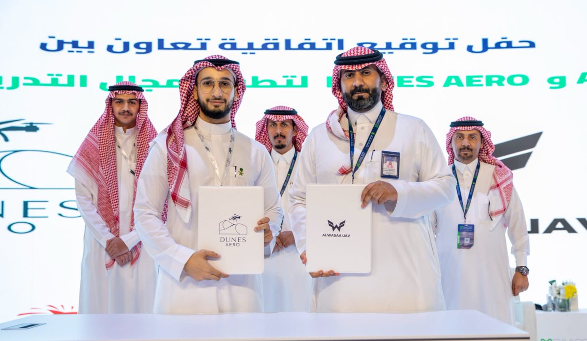 DunesAero's tweet image. على هامش المعرض السعودي للدرون والذكاء الاصطناعي #SAADEF2024
وقعت دونز ايرو اتفاقية تعاون مع شركة الوسعة وذراعها التدريبي مركز عين في السماء، تهدف لتعزيز التعاون في تطبيقات حلول الطائرات بدون طيار وتعزيز تدريب مشغلين الطائرات.