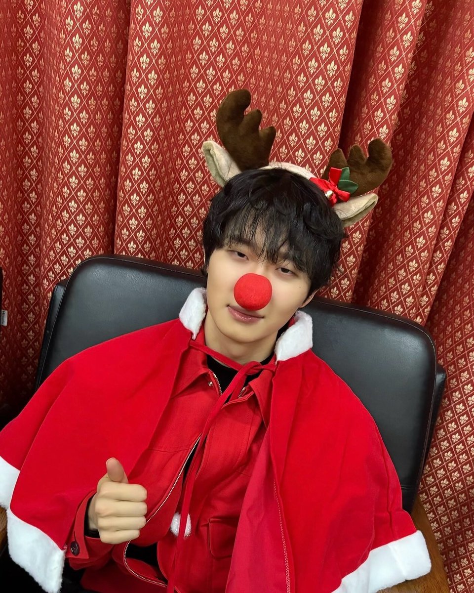 phenomenon_sw's tweet photo. #하현상 공식 인스타

𝑯𝒂𝒑𝒑𝒚 𝑯𝒐𝒍𝒊𝒅𝒂𝒚 😎🎄 https://t.co/DrMMFQFAtR