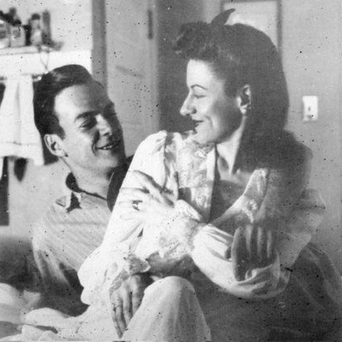 Physics In History tweet media