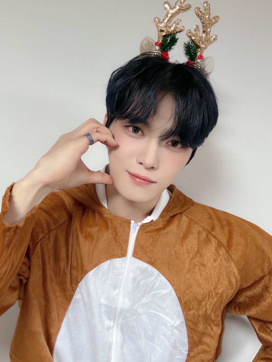 inkodeofficial's tweet photo. 🎤[#재쥬왔쥬]
베이비스 데뷔 21주년 축하 고마워
#김재중_데뷔21주년_네번째시작
베이비스 언제나 함께하자
#HOPER_김재중_26일오후6시
새롭게 시작될 이야기도 함께 쓰자

@bornfreeonekiss
#김재중 #재중 #KIMJAEJOONG
#JAEJOONG #ジェジュン #金在中
#쥬돌프사슴코는매우반짝이고날렵한코
#HappyHoliday_MyBabies