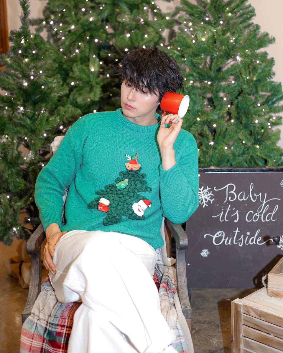 jaestsx's tweet photo. Baby, it's cold outside 🎄☕️
#MerryChristmas https://t.co/9unTbwnfDy