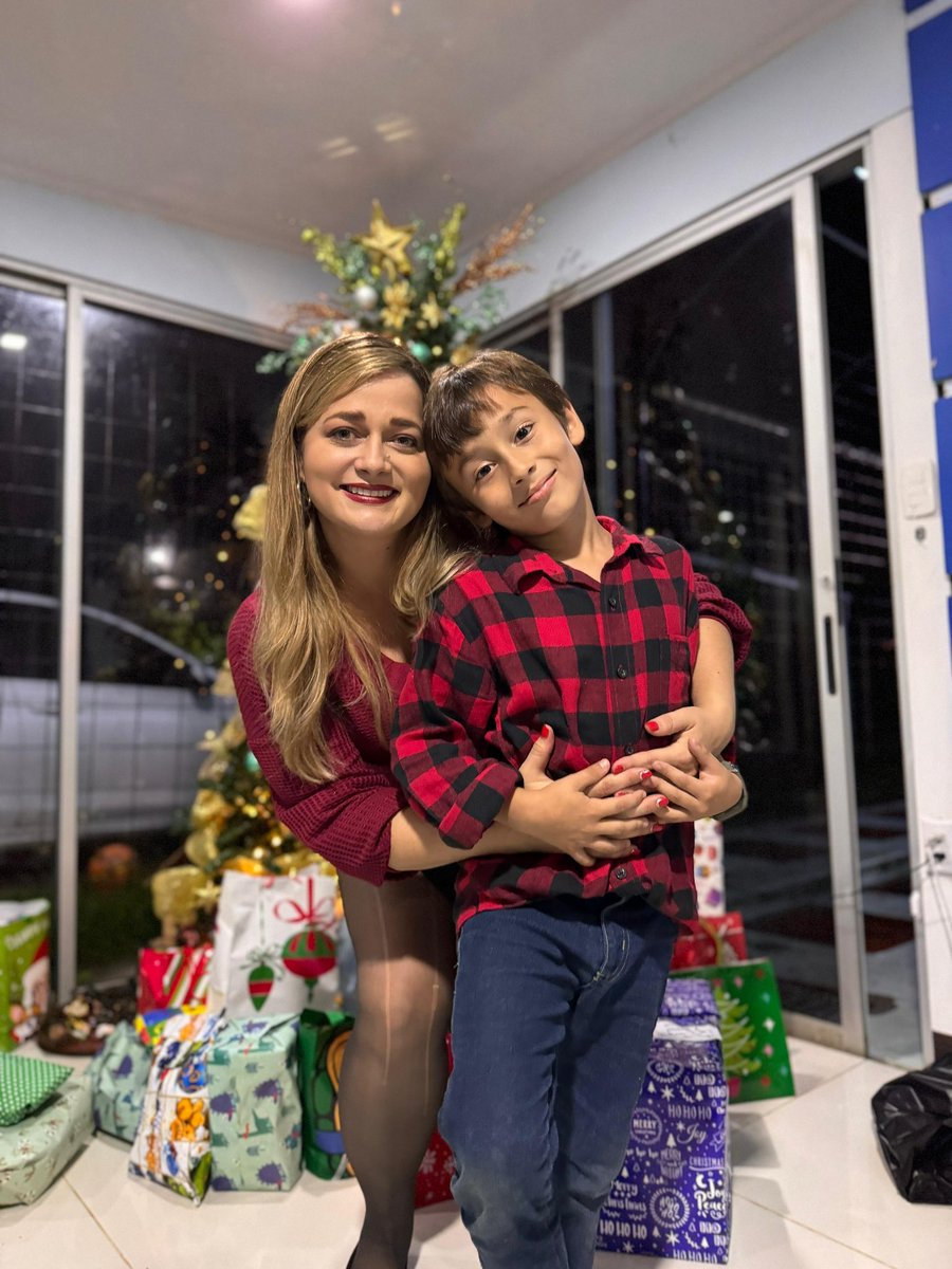 Soniagamboaroja's tweet photo. Feliz Navidad https://t.co/wqDvMZJuOZ