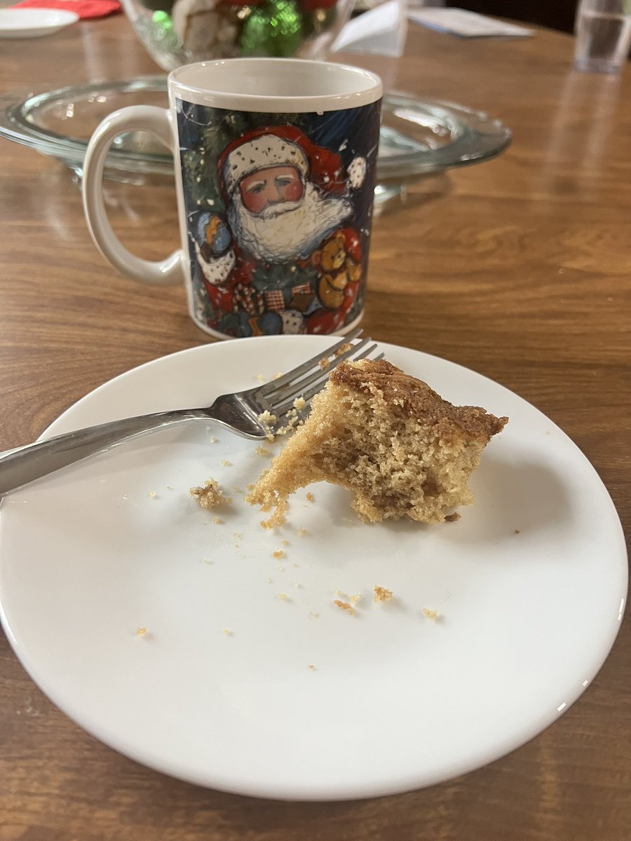 rachitajg's tweet photo. Holiday time is here. Pick a pen and a paper. Write notes reflecting on your year, good and the bad. Craft 2025 goals and yes, don’t forget ☕️

Merry Xmas! 🎄 https://t.co/ycRPm1eiGP