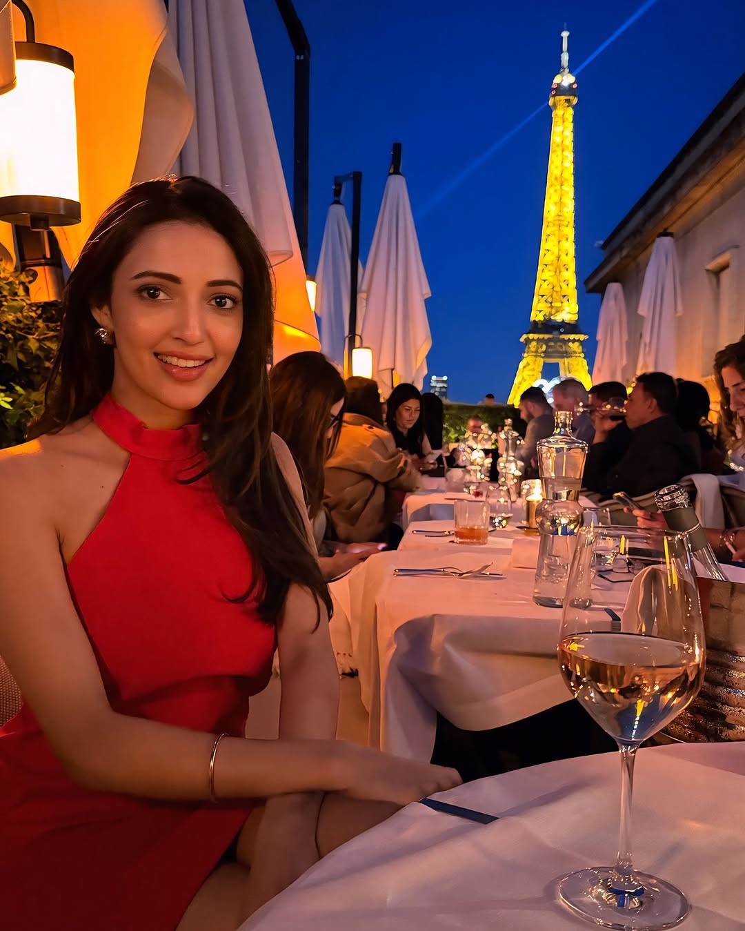 GfpnoqHXoAAFCyO?format=jpg&name=large