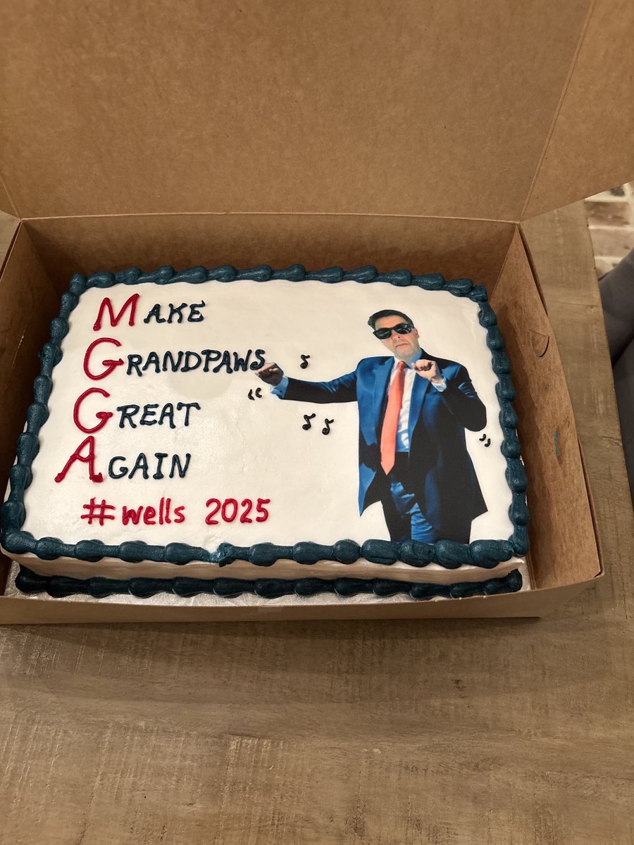 rbmitchell1's tweet image. Merry Christmas 🎁 thanks for the cake ⁦@avelso⁩