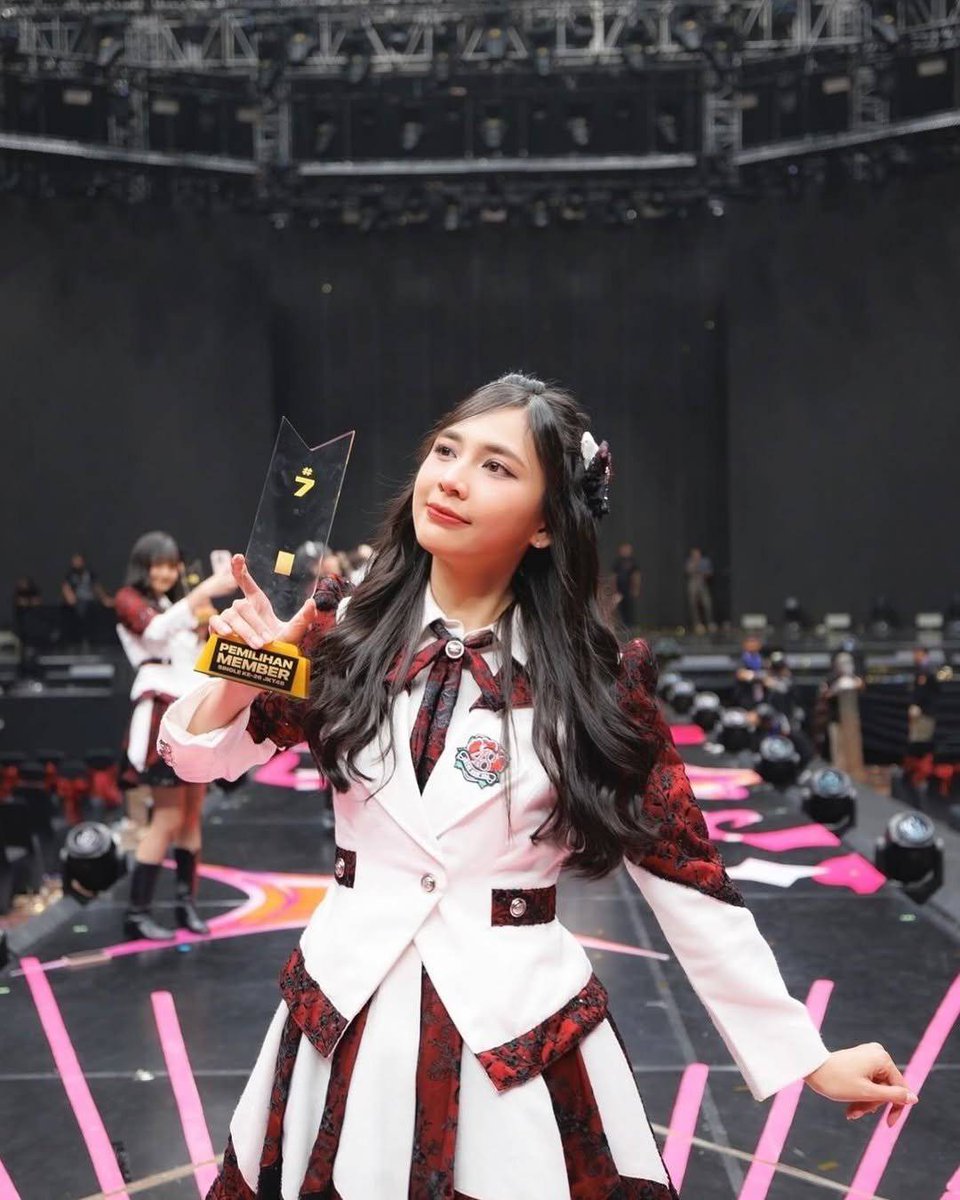 gitroopsjatim's tweet image. Senang melihat dia berada di peringkat ini, pastinya dengan usaha dan kerja keras kita semua congrats dan terima kasih untuk kita semua.

Mari kita dukung Gita selalu untuk melangkah lebih jauh dan menemani nya hingga akhir 🥰
#MahadayaGita
#ENIGMA