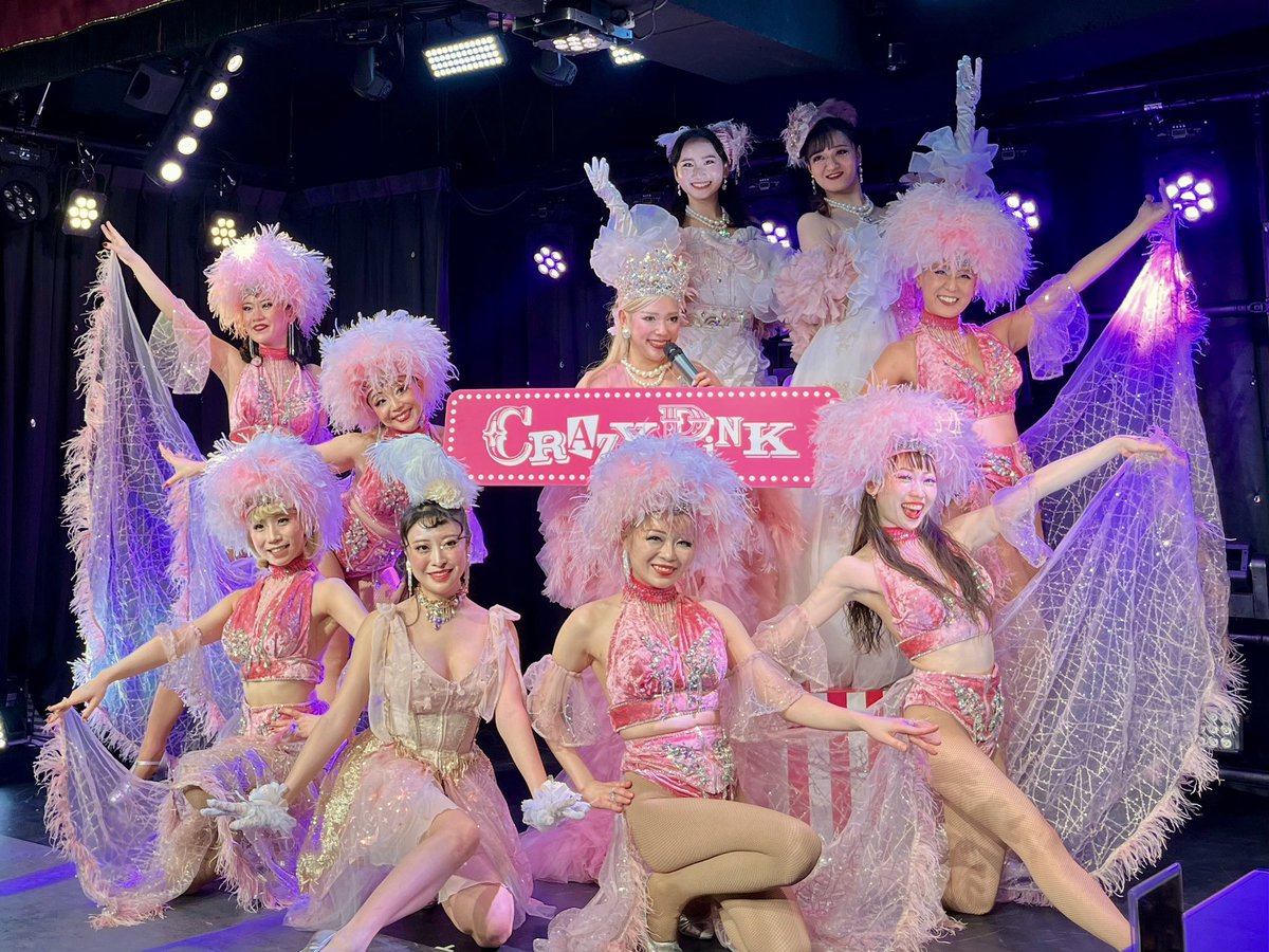 gt_nori's tweet photo. CRAZYPINK@赤坂ODOC🎄メリクリな日にガチな「くるみ割り人形」が観れて幸せでした。 #CRAZYPINK https://t.co/JVUyqhmpqU