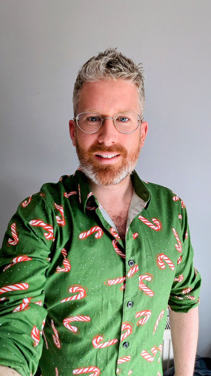 Merry #Christmas from me and my Christmas shirt. Warm salutations! 
🎅🏻⛄🎄
