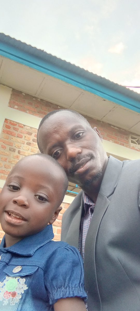 mbonisaac5's tweet photo. Joyeux Noël à ma chère famille https://t.co/k6n3hm954w