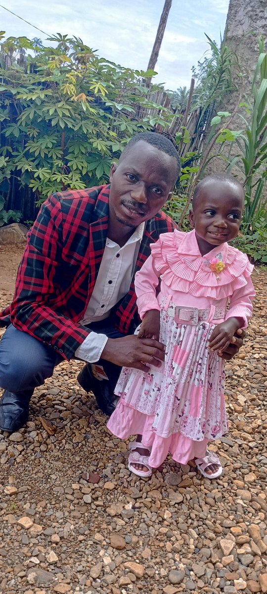 mbonisaac5's tweet photo. Joyeux Noël à ma chère famille https://t.co/k6n3hm954w