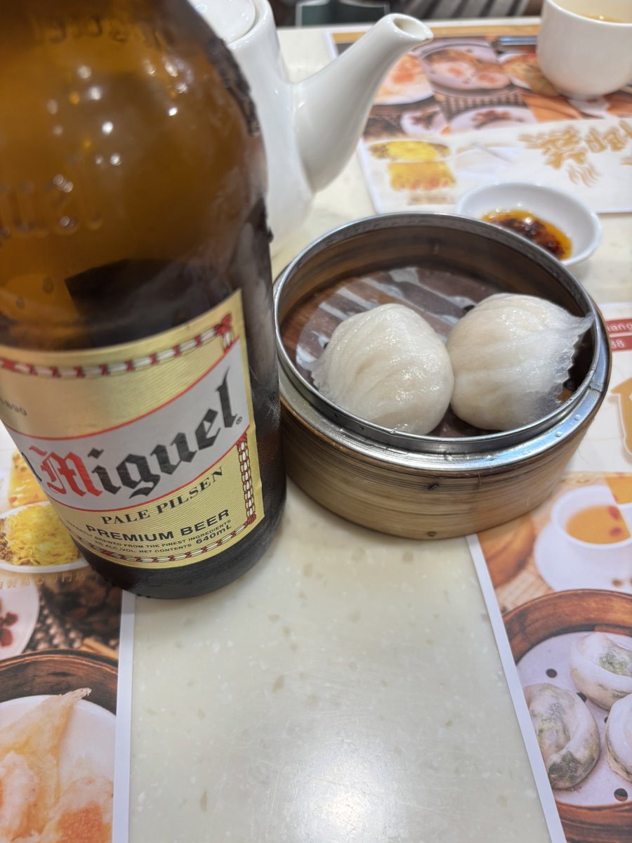 ryosukeyusuke's tweet photo. 夕食は香港市街に出て小籠包など堪能できた https://t.co/eLqTEkIRSl