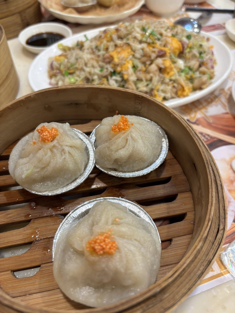ryosukeyusuke's tweet photo. 夕食は香港市街に出て小籠包など堪能できた https://t.co/eLqTEkIRSl