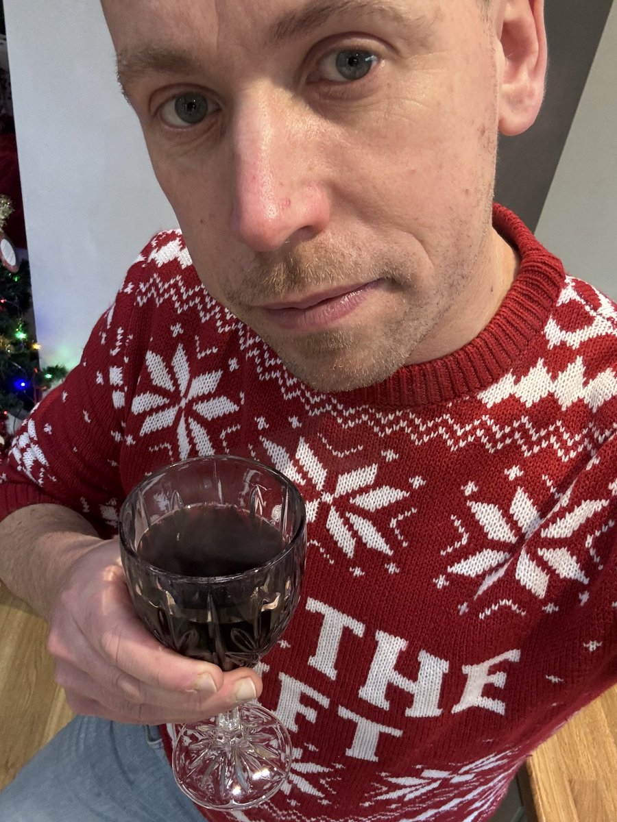 mattlightrabbit's tweet image. Merry Christmas you filthy animals 🎄❄️🎁⛄️🎄