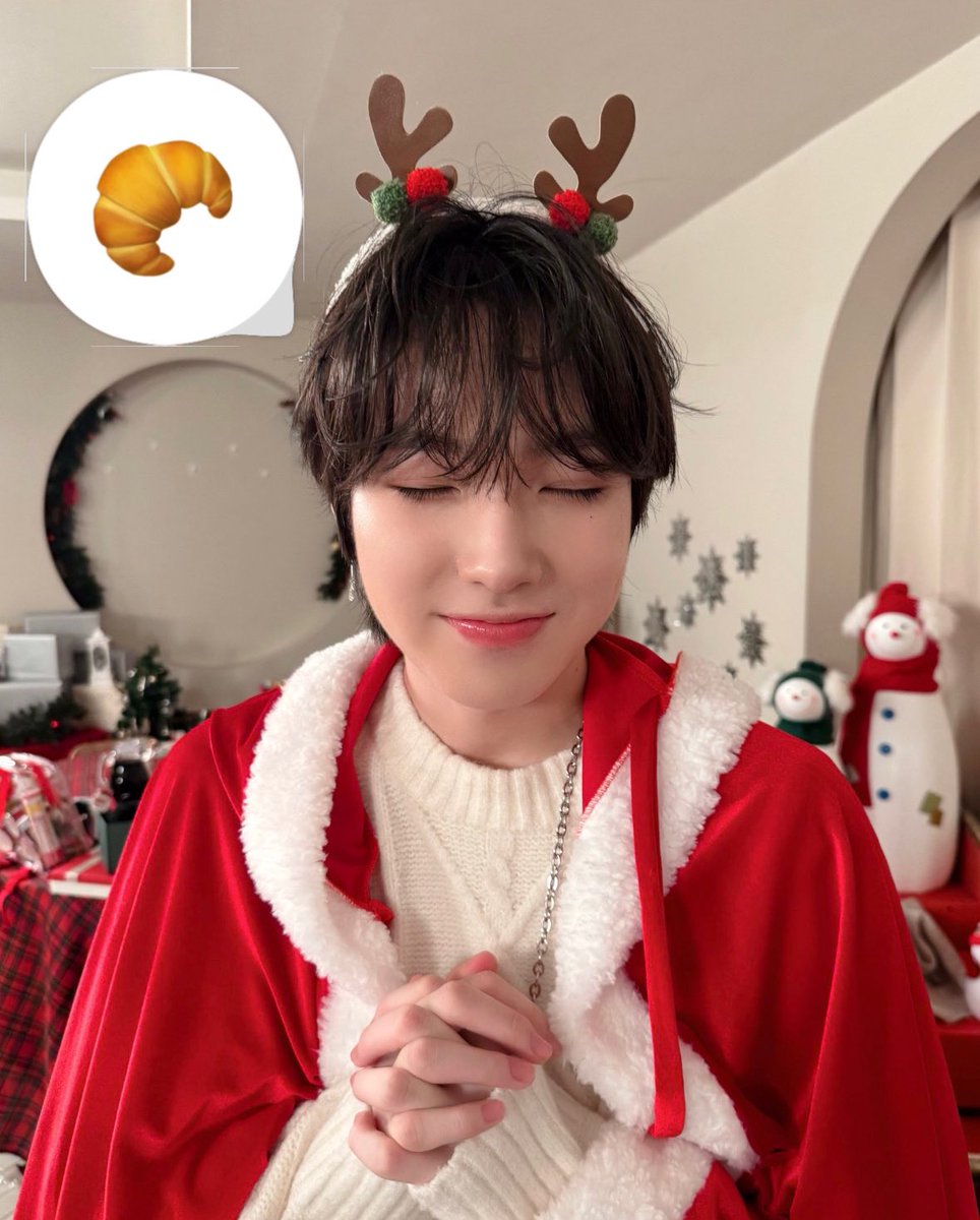 sakubread1004's tweet photo. 🎄 Merry Christmas ϵ( 'Θ' )϶ https://t.co/X8ojZI88BH