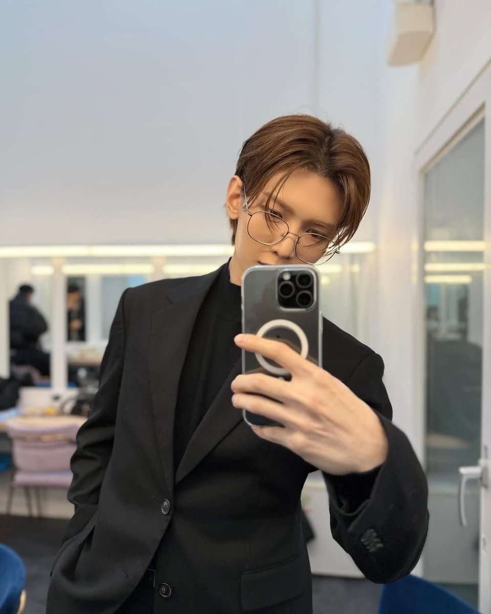 YEOSANAG's tweet photo. From this                                            to this https://t.co/WGCbrMRas9