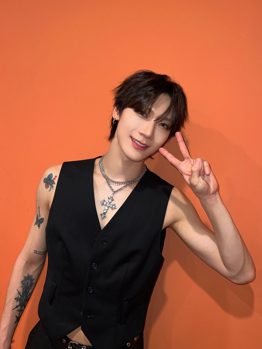 WayV tweet media
