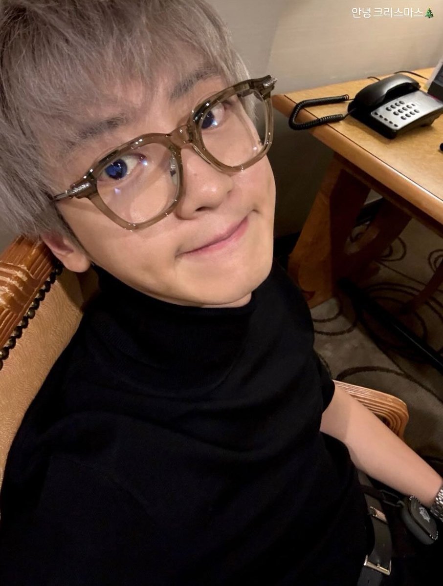 kokokbop's tweet photo. PARK CHANYEOL!?!?!!?!! https://t.co/ce98VCWK47