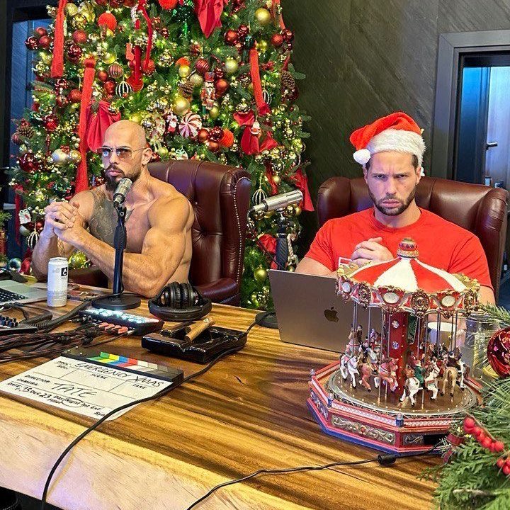 tateexcellent's tweet photo. @Cobratate Give yourself a Christmas present by doing your pushups! https://t.co/NpmPfyFXge