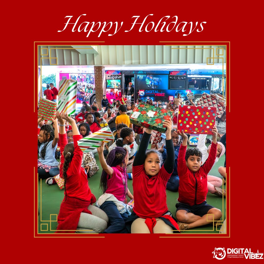 Wishing you all a season filled with joy, love, and holiday magic!  #HappyHolidays #SeasonOfJoy #SpreadLove