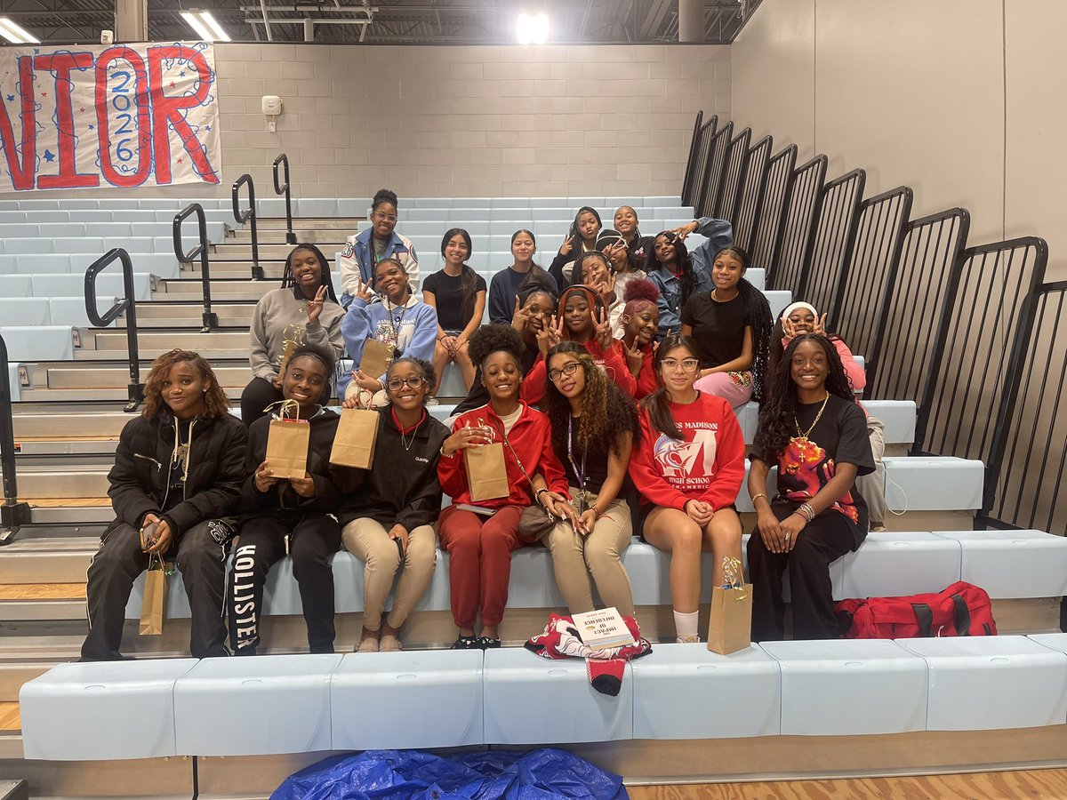 Merry Christmas from the Lady Marlins Track Team, minus a few! 🎄🎁🎅🏾