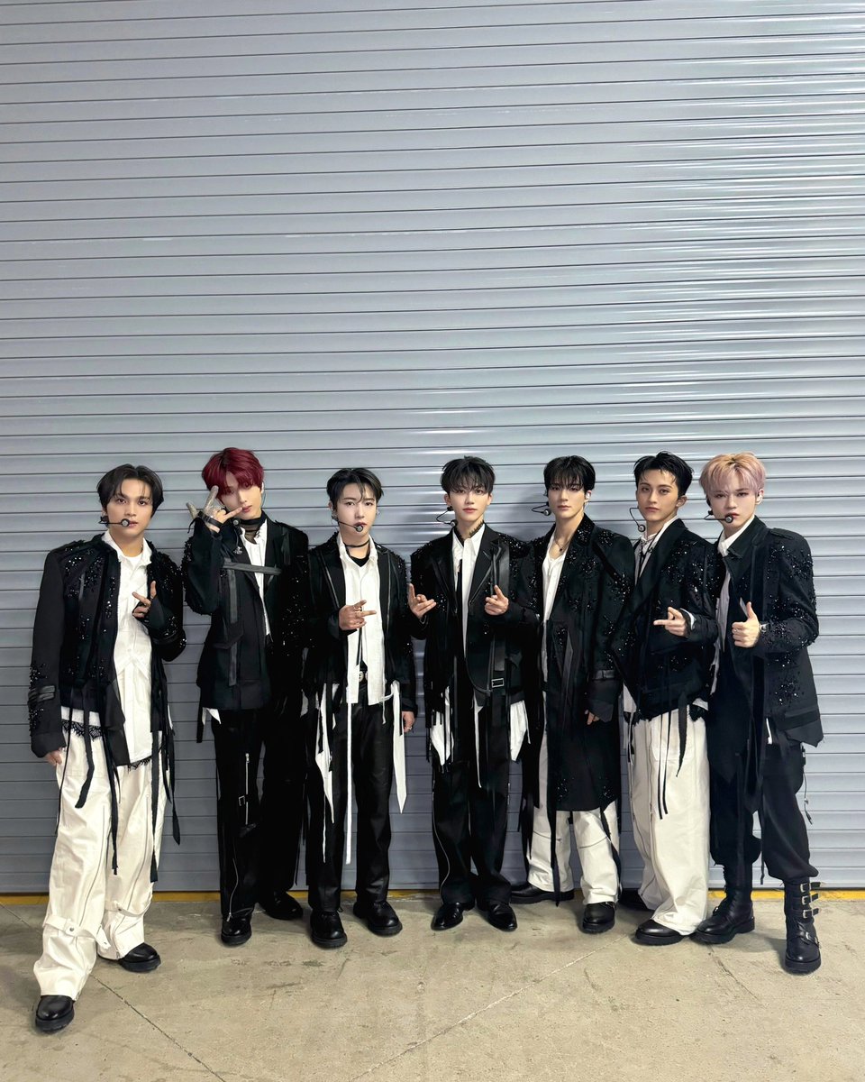 imnotnctzens's tweet photo. NCT 127                                   NCT DREAM

                         💚NCT💚

WAYV                                       NCT WISH https://t.co/HUzB5QViDG