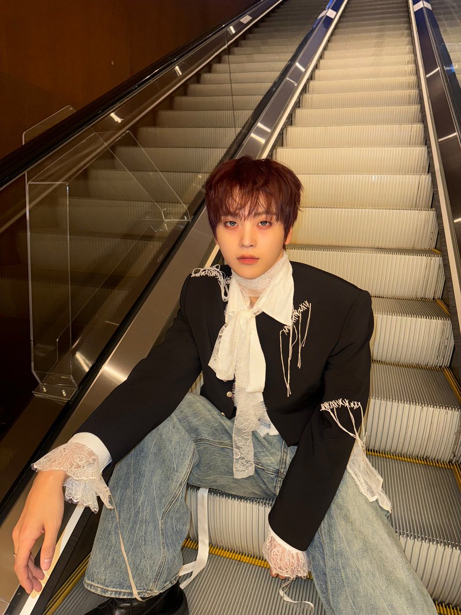 CRAVITY_twt's tweet photo. 러비티~ 메리크리스마스💚❤️💚❤️
#형준 #크래비티 #가요대전 https://t.co/qFA5jQhI2E