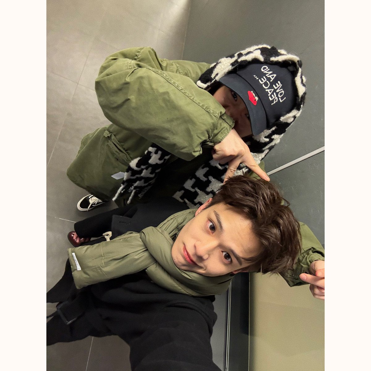 yoshi5chai's tweet photo. リンクコーデでかわちいヨサヒちゃんズ🐯🤖 https://t.co/8BuctbMLz7
