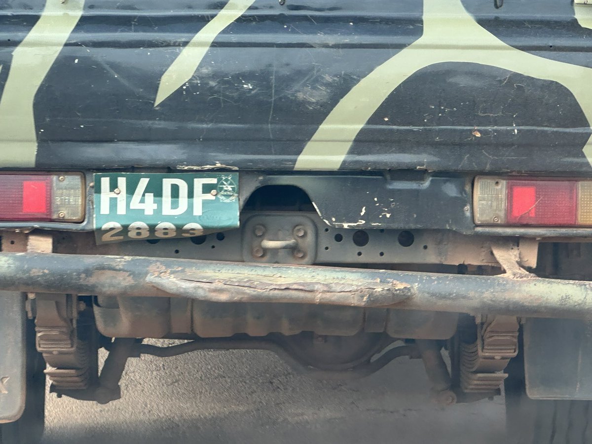RayanRau's tweet photo. This sfc car has knocked my car and broke my side mirror around kIU it’s not fair he just drove but it it was me who knocked I think I would be in jail General muhoozi kindly help me out https://t.co/iKDx3Py03c