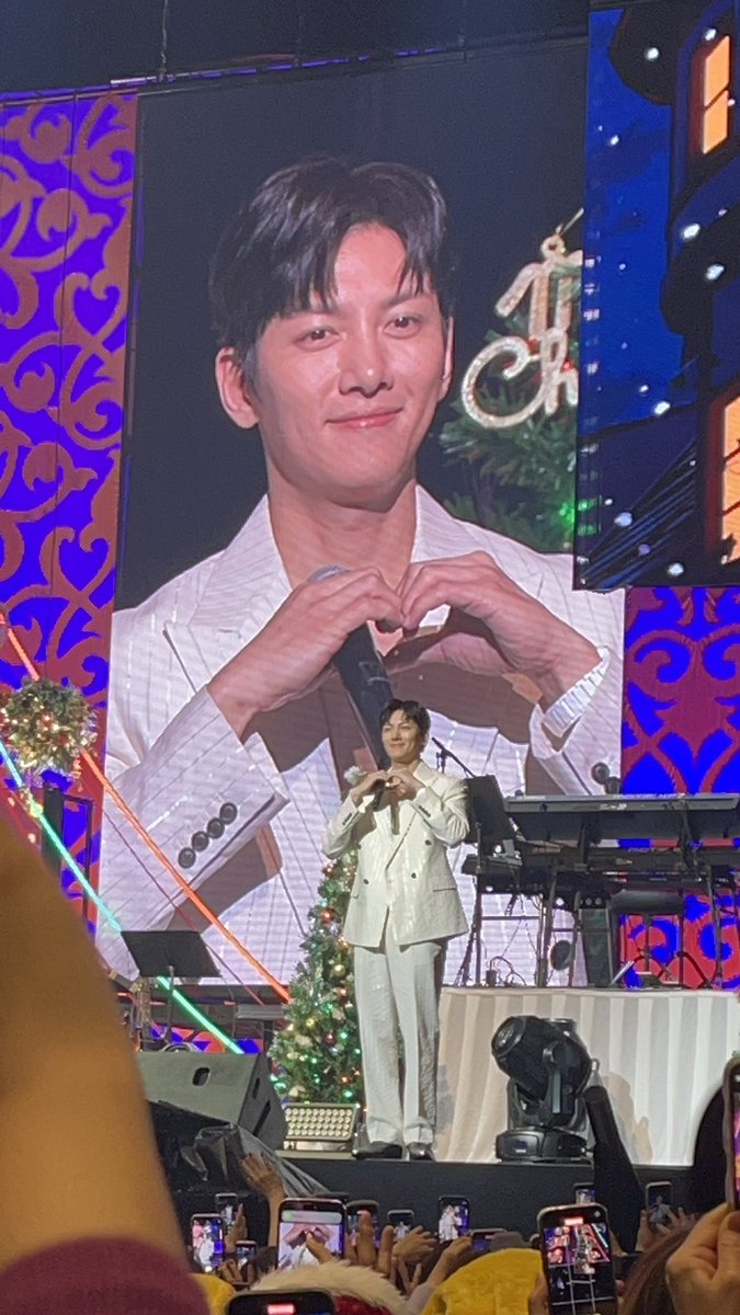 08399tdtmwp's tweet photo. 「2024 Ji Chang Wook Japan Fan Meeting -メリークリスます-」

今年もイケメンサンタが来てくれました🎅
ハイタッチできて幸せ❣️

#チチャンウク #지창욱 #JiChangWook
#チ・チャンウク https://t.co/KHy6xoF5W7