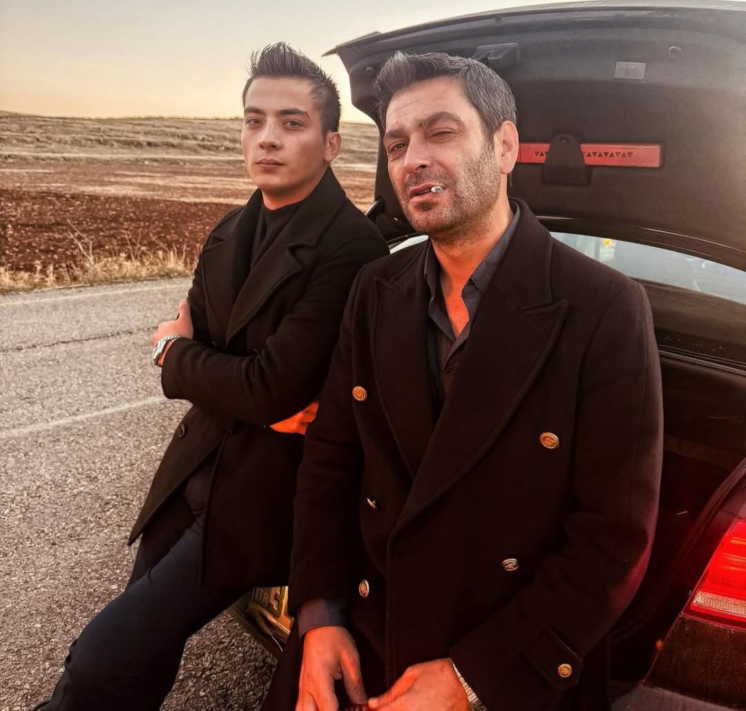 —𝘽𝙞𝙯 𝙞𝙠𝙞𝙢𝙞𝙯 𝙩𝙚𝙠 𝙩𝙪̈𝙢 𝙥𝙞𝙮𝙖𝙨𝙖𝙮𝙖 𝙙𝙚𝙣𝙠...✨️
     { #atakanözkaya • #OzanAkbaba }
