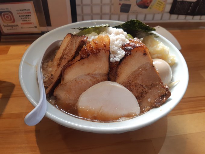 #クリスマスに全く関係ない画像載せてTLを荒らす 