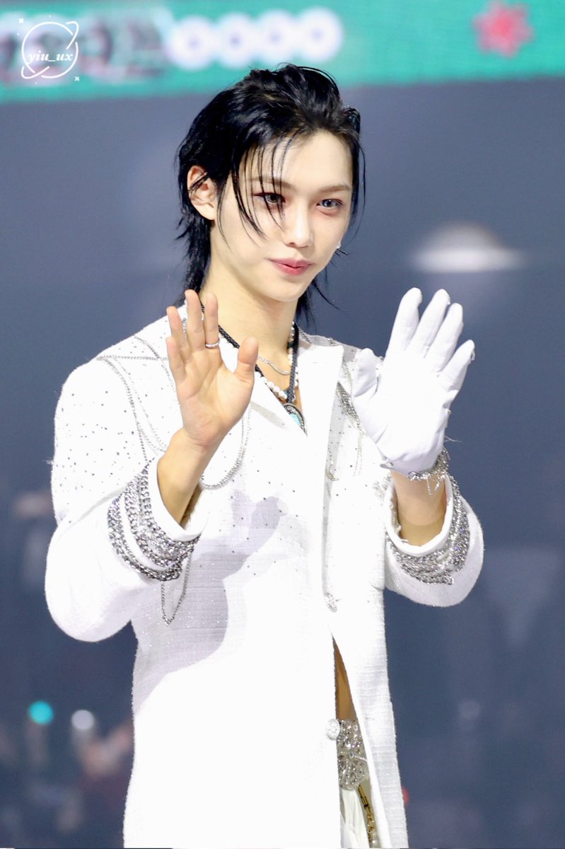 윤 tweet media