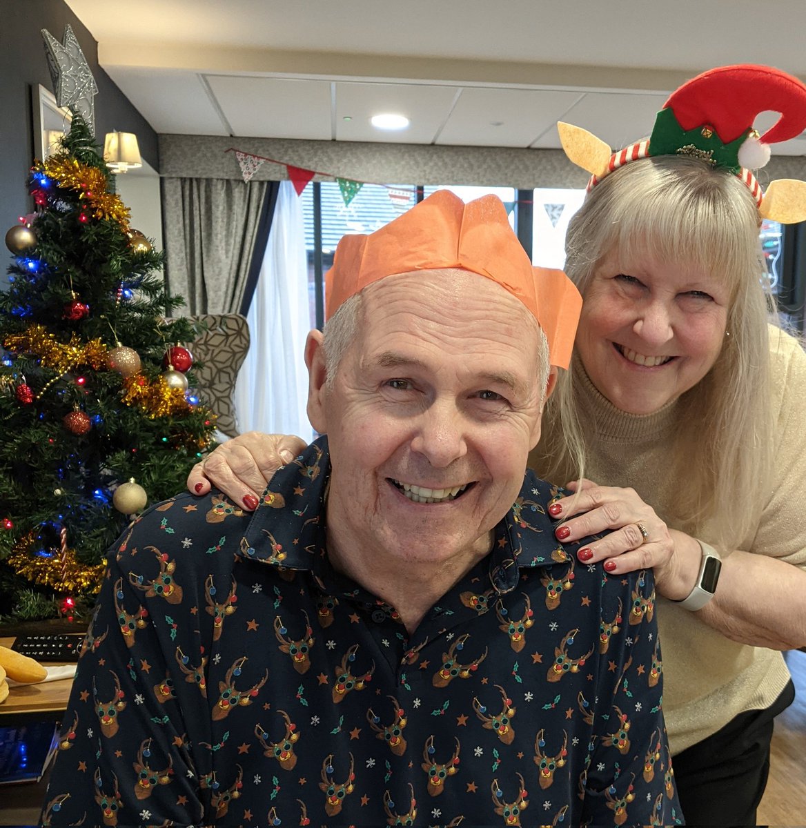 mags_elliott's tweet photo. Merry Xmas from The Elliott's and good wishes to you all for 2025 🎅🌲 https://t.co/DouXz9xUPR