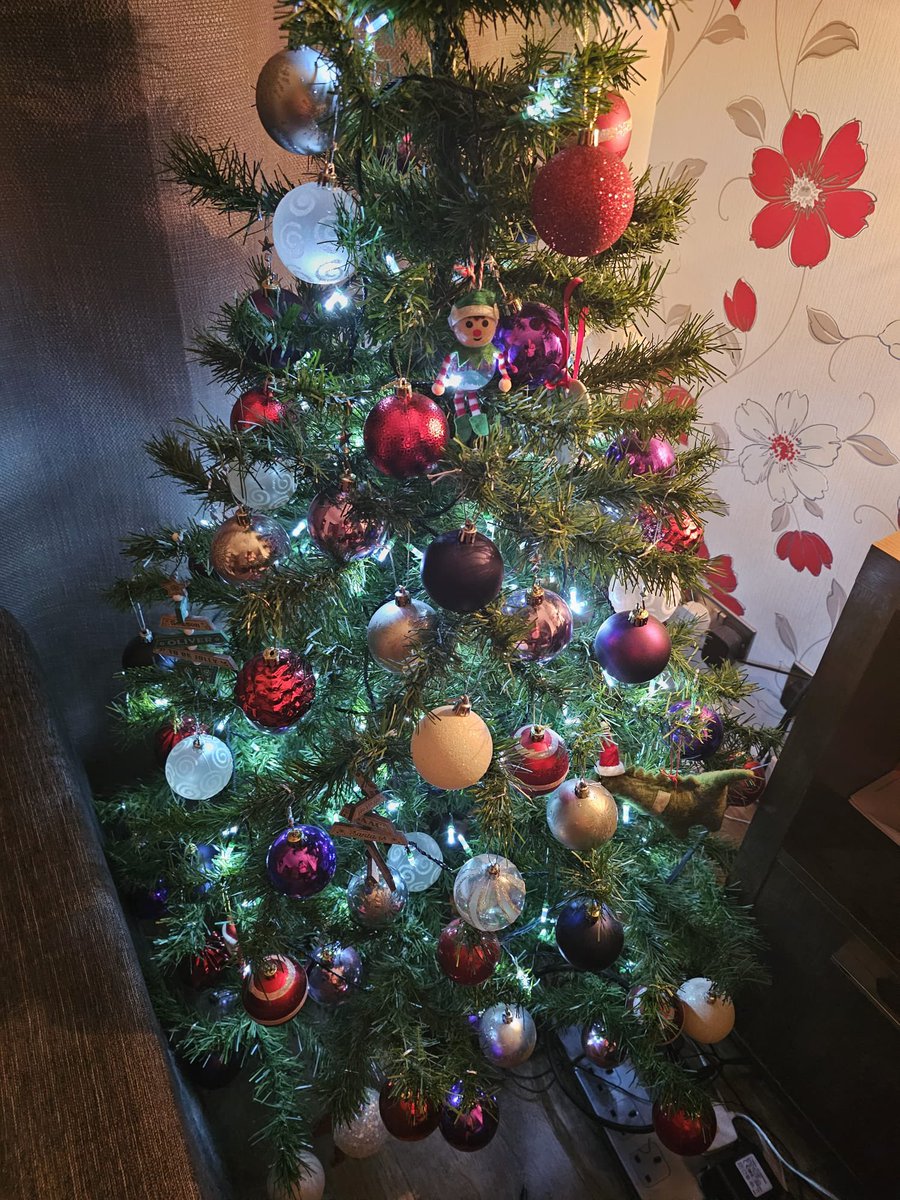 Thank you to all the wonderful people keeping services running over the festive period. I hope you manage some well deserved R &amp; R 🎄🎄🎄