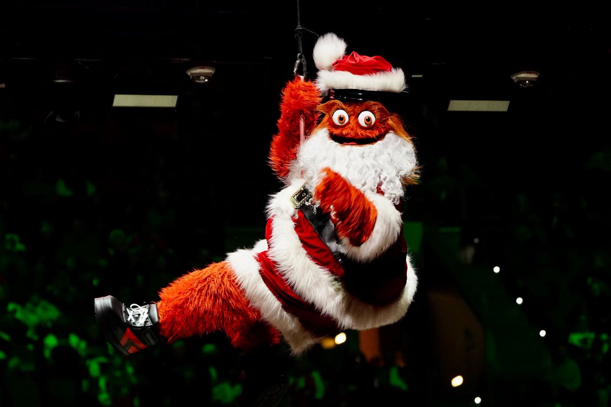 GrittyNHL's tweet photo. merry gritmas fam https://t.co/PqacBjap4a