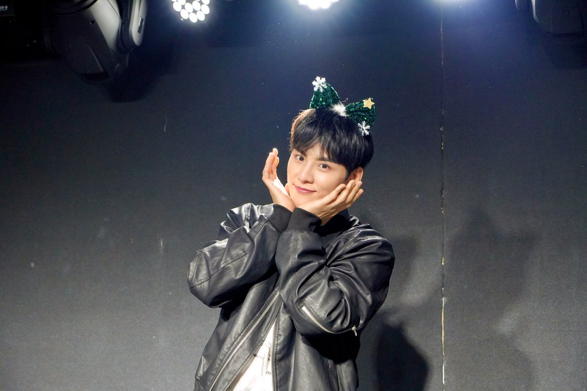 HOL_CH_34's tweet photo. SEO SUNGHYUK  SOLO　FANCON
241225 2部  ①

#tan #티에이엔 #to_all_nations #sunghyuk #seosunghyuk
#성혁 #서성혁 https://t.co/9R3VCWtXpe